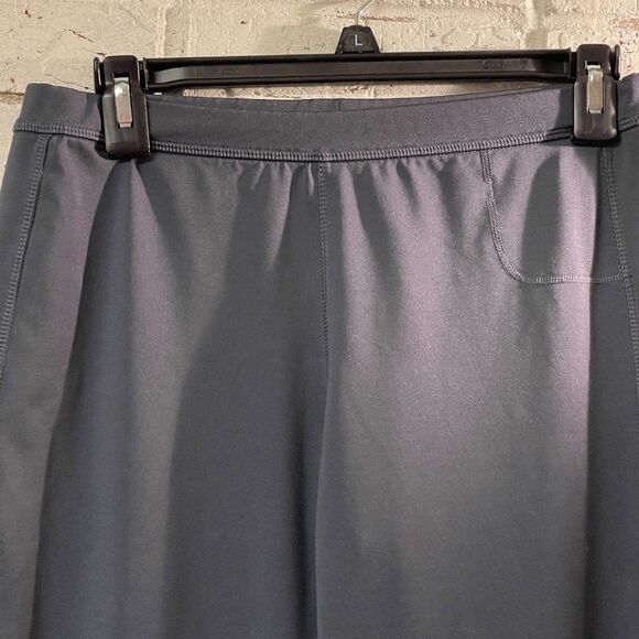 Danskin Gray Cropped Athletic Pant Small 4/6 - Picture 3 of 9